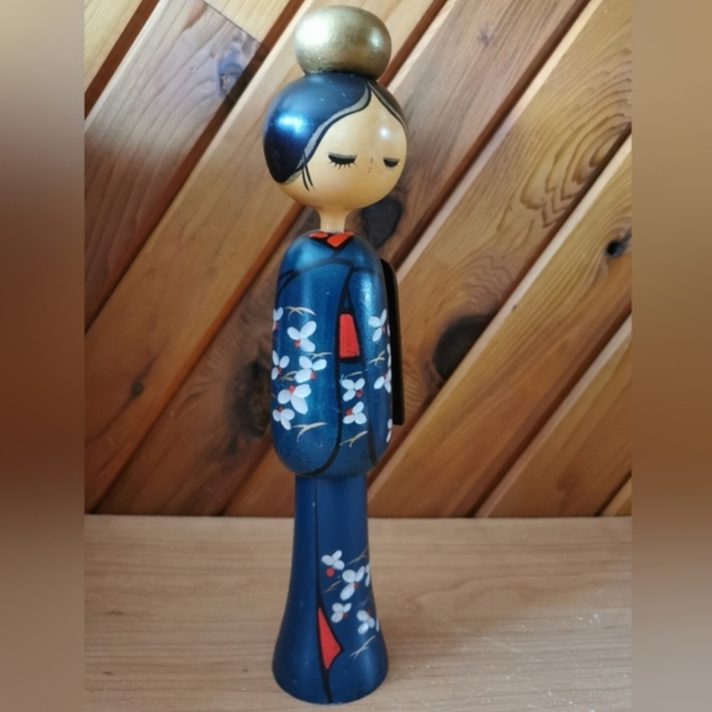 Vintage Kokeshi Doll